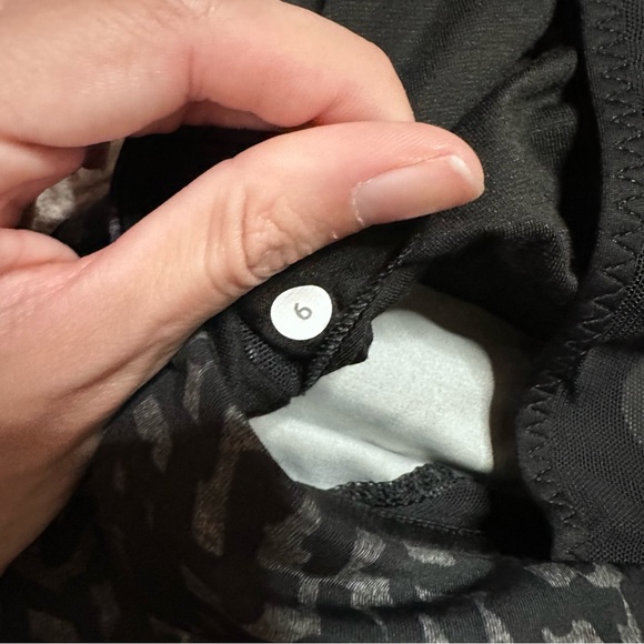 LULULEMON black / gray Net Pop mesh Running in the City tank top 6 - Picture 10 of 10